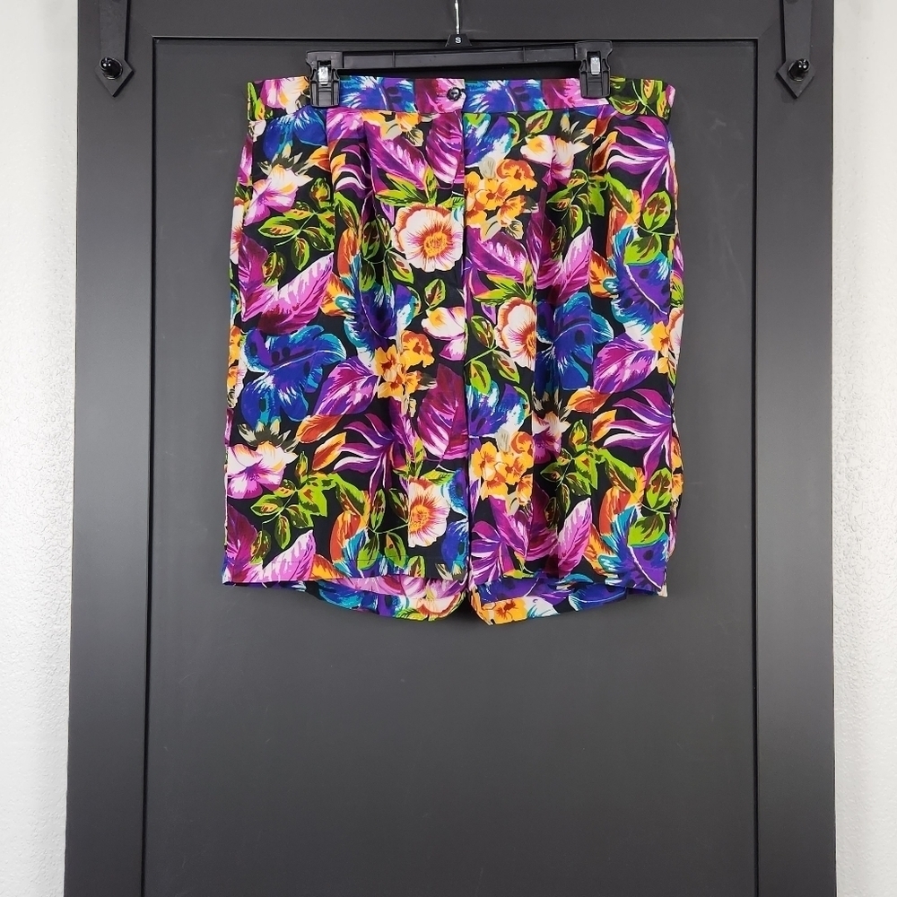 Petite Sophisticate 100% Silk High Waist Vintage Floral Shorts SZ Large Petite